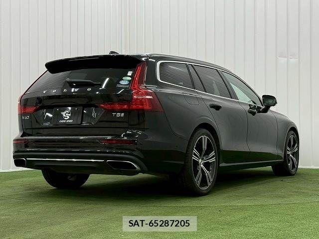 Volvo V60 2019-07 7503546-15