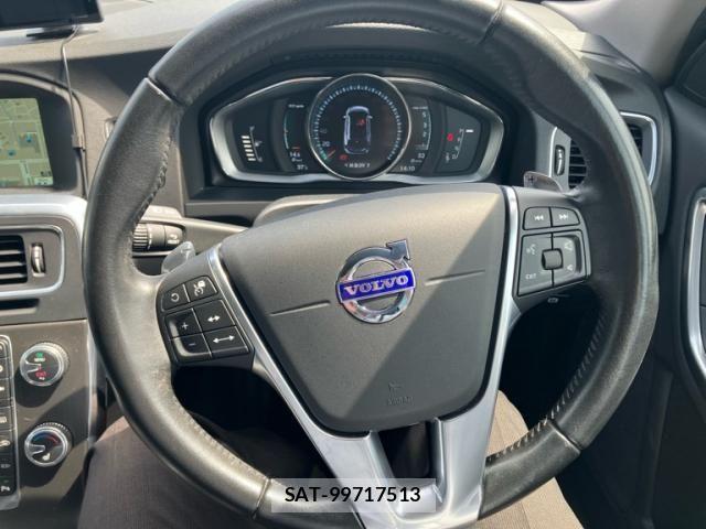 Volvo V60 2016-03 7621145-16