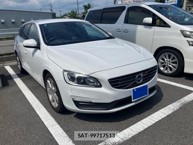 Volvo V60 2016-03 7621145-1