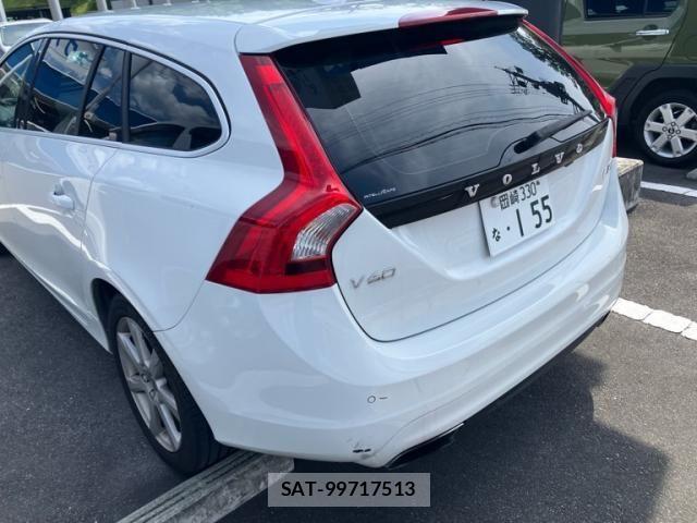 Volvo V60 2016-03 7621145-6