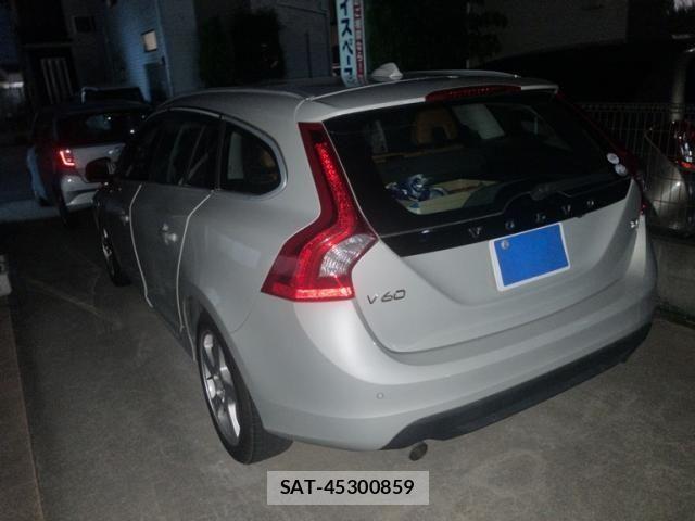 Volvo V60 2013-09 7621147-11
