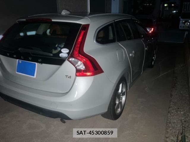 Volvo V60 2013-09 7621147-12