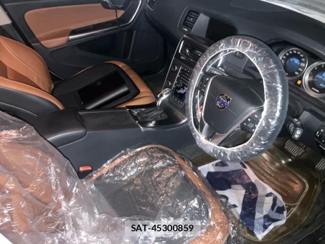 Volvo V60 2013-09 7621147-21