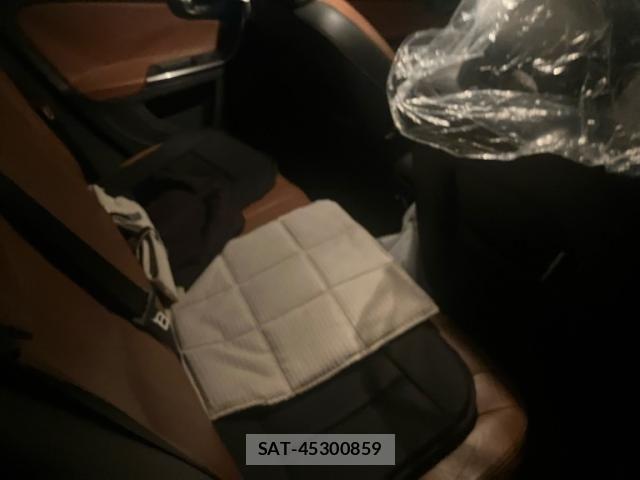 Volvo V60 2013-09 7621147-22