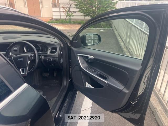 Volvo V60 2014-03 7621150-9