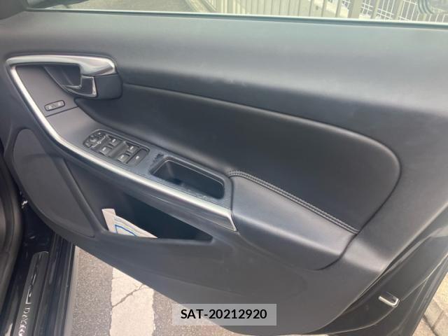 Volvo V60 2014-03 7621150-10