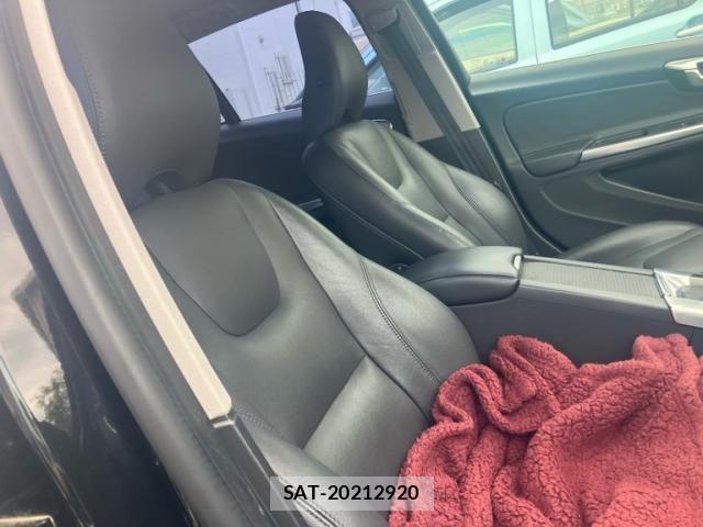 Volvo V60 2014-03 7621150-11