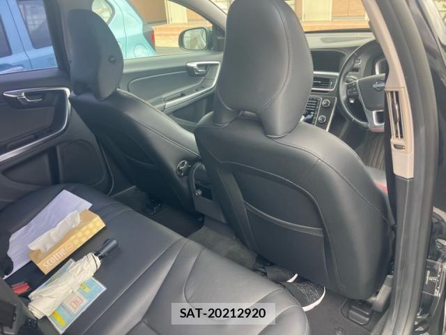 Volvo V60 2014-03 7621150-12