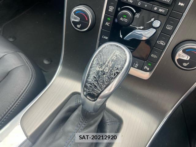 Volvo V60 2014-03 7621150-21