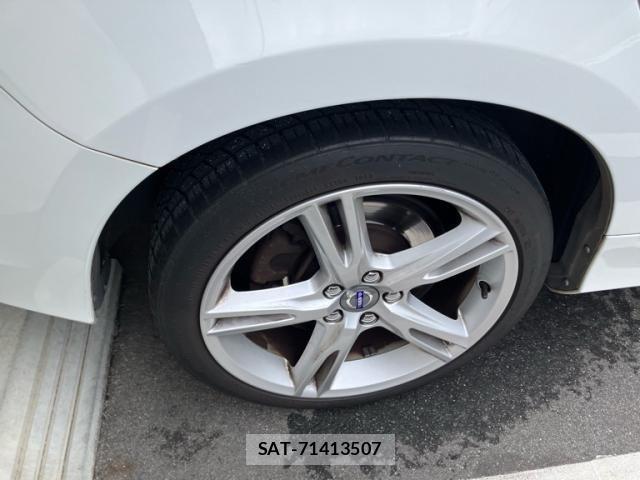 Volvo V60 2017-11 7621144-16
