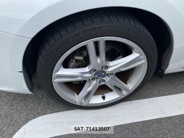 Volvo V60 2017-11 7621144-18