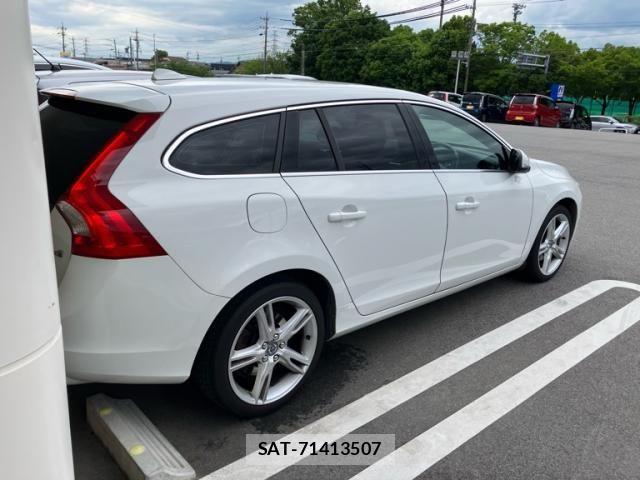 Volvo V60 2017-11 7621144-4