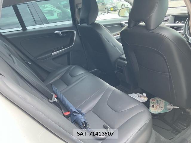 Volvo V60 2017-11 7621144-6