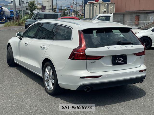 Volvo V60 2021-10 7621140-2