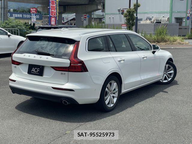 Volvo V60 2021-10 7621140-4