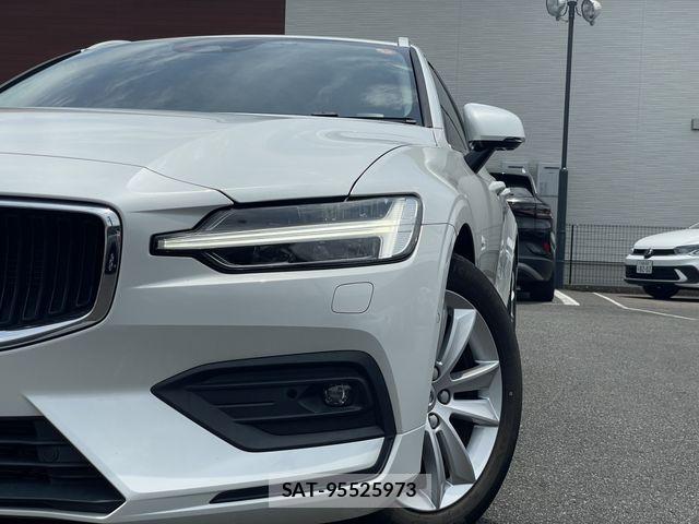 Volvo V60 2021-10 7621140-5