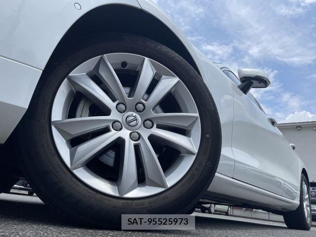 Volvo V60 2021-10 7621140-6