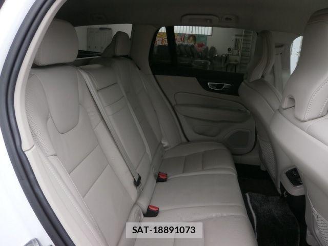 Volvo V60 2019-05 7621142-4