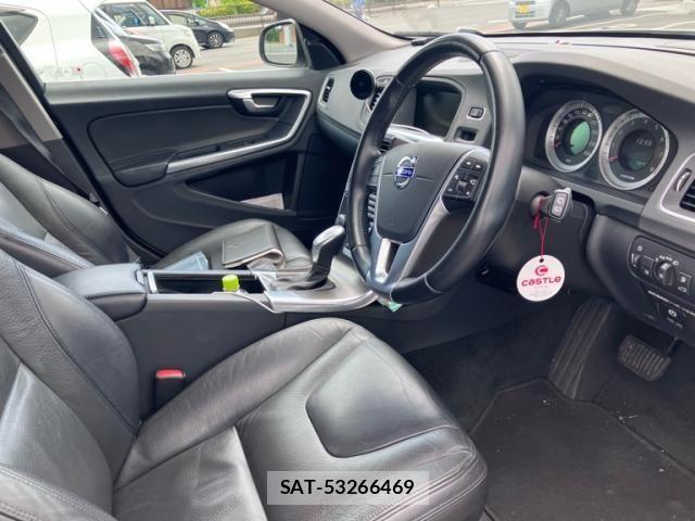 Volvo V60 2013-04 7621146-13