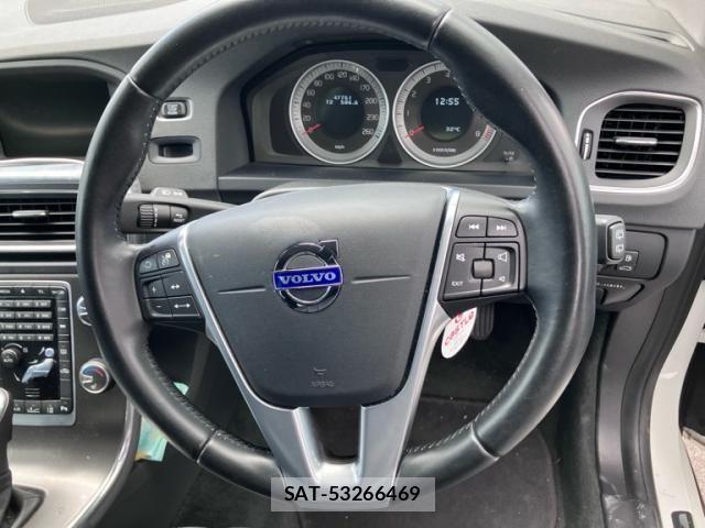 Volvo V60 2013-04 7621146-16