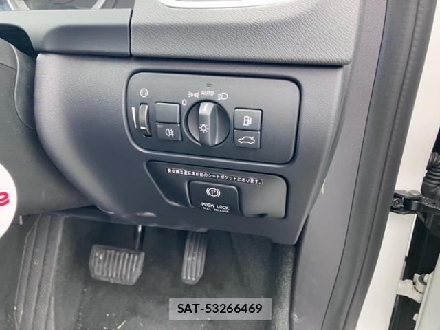 Volvo V60 2013-04 7621146-17