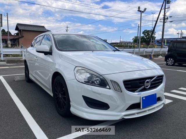 Volvo V60 2013-04 7621146-1