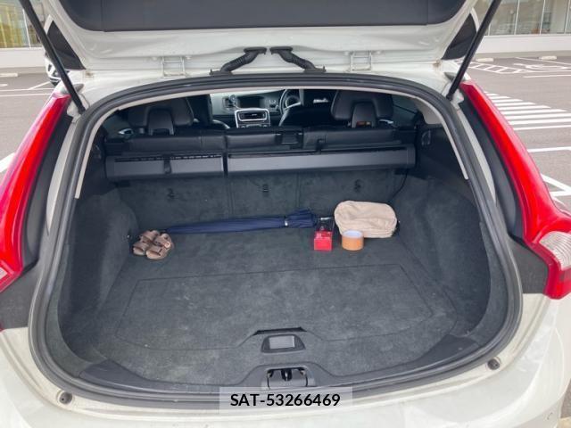 Volvo V60 2013-04 7621146-26