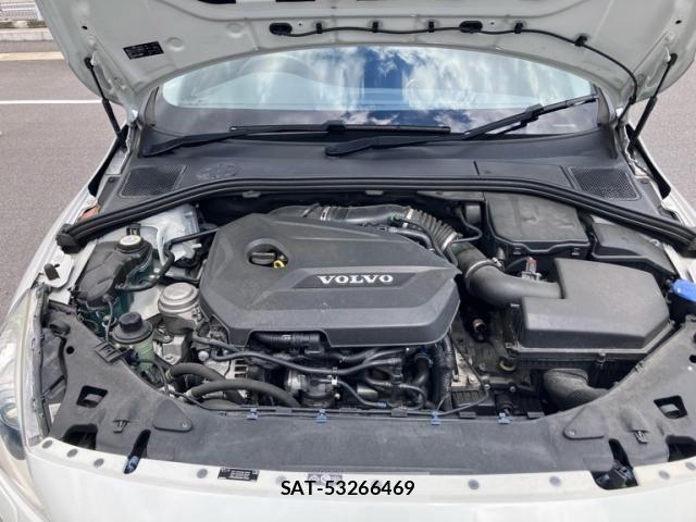 Volvo V60 2013-04 7621146-27