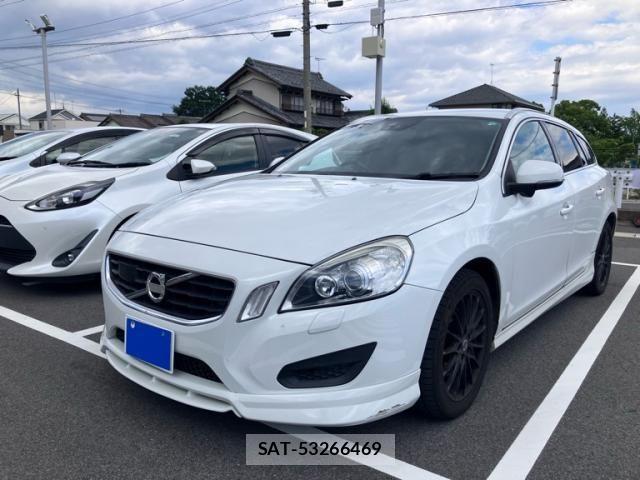 Volvo V60 2013-04 7621146-2