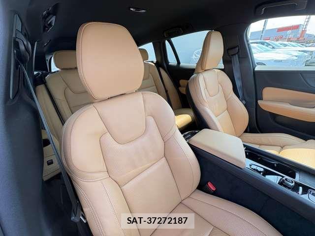 Volvo V60 2023-07 7730426-16