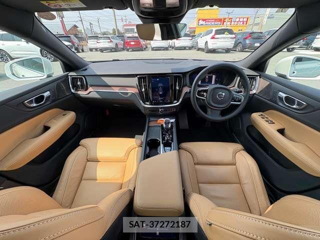 Volvo V60 2023-07 7730426-1