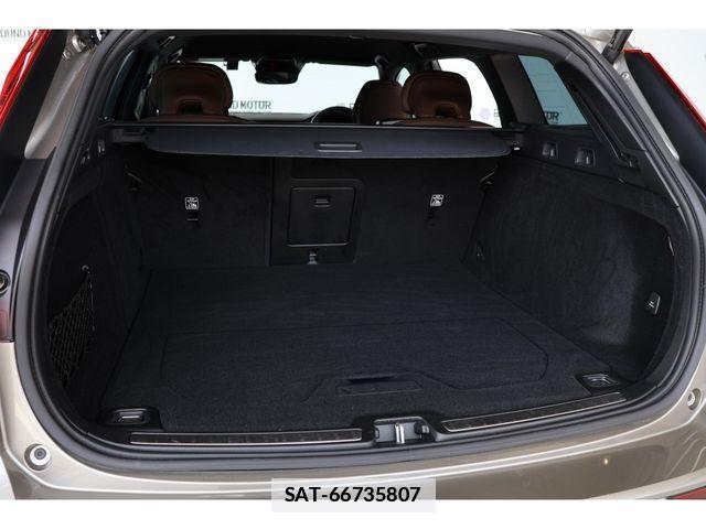 Volvo V60 2021-06 7730429-25