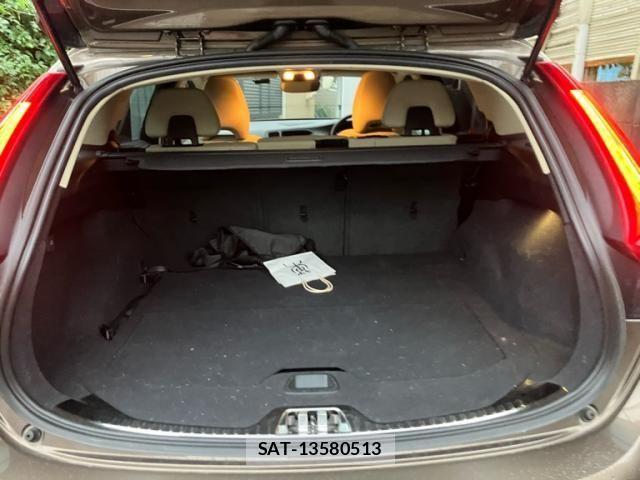 Volvo V60 2017-09 7730437-9