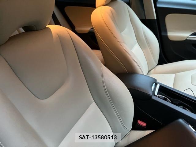 Volvo V60 2017-09 7730437-16