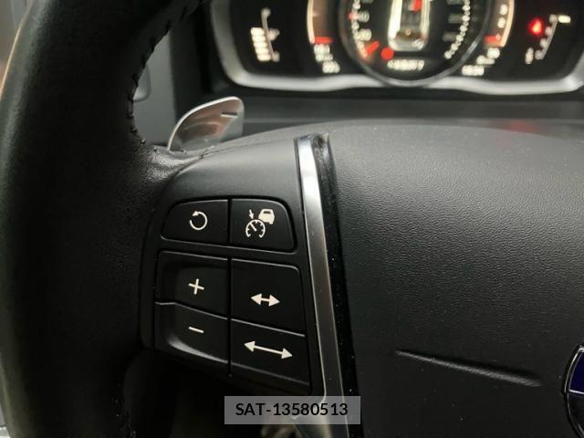 Volvo V60 2017-09 7730437-26