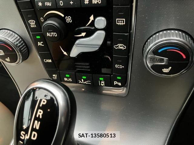 Volvo V60 2017-09 7730437-28