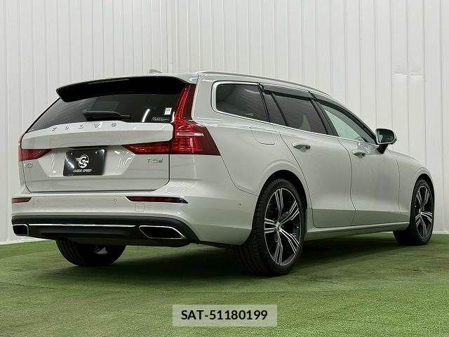 Volvo V60 2019-12 7790280-15