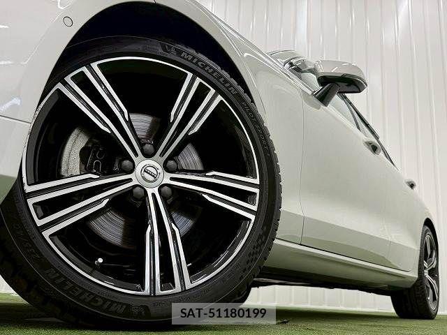 Volvo V60 2019-12 7790280-18