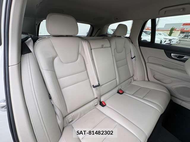 Volvo V60 2022-04 7790282-16