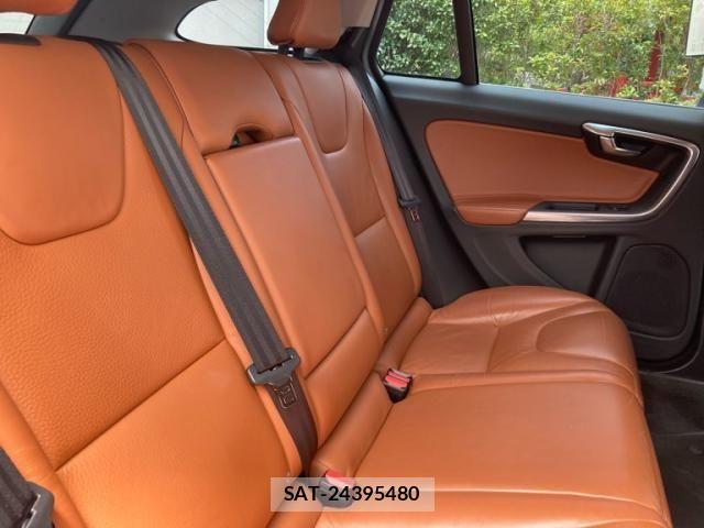 Volvo V60 2013-09 7790273-10