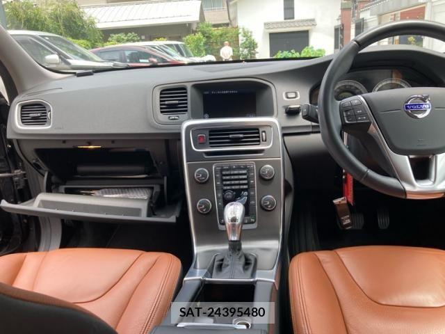 Volvo V60 2013-09 7790273-11