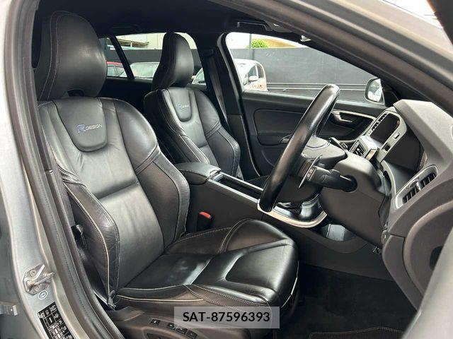 Volvo V60 2014-01 7880332-28