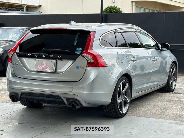 Volvo V60 2014-01 7880332-2