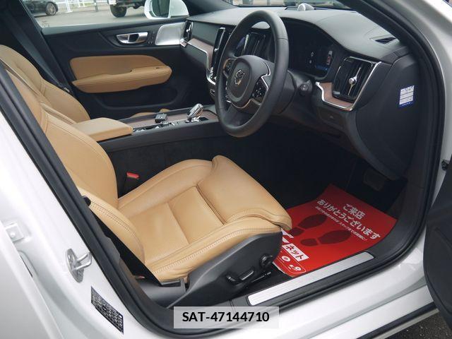 Volvo V60 2024-04 7880328-1