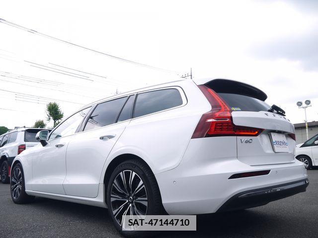 Volvo V60 2024-04 7880328-2