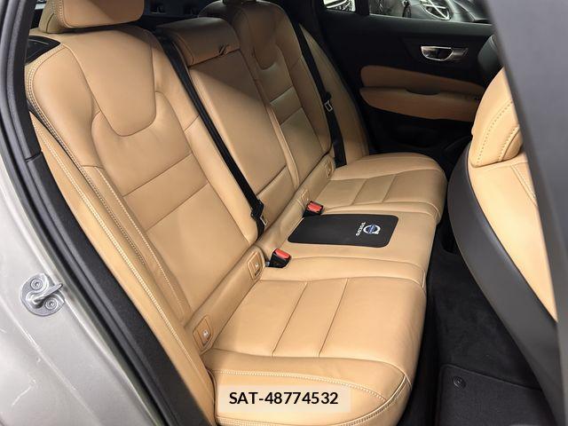 Volvo V60 2023-06 7880330-11