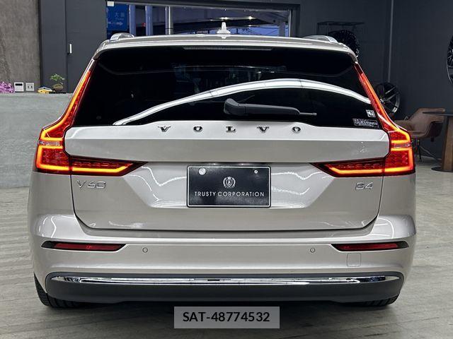 Volvo V60 2023-06 7880330-5