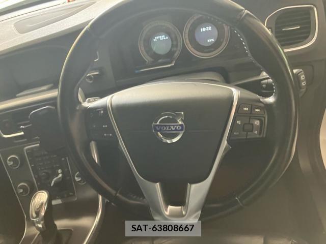 Volvo V60 2013-06 7880338-13