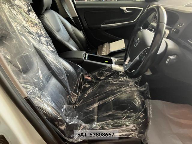 Volvo V60 2013-06 7880338-17
