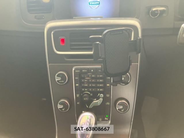 Volvo V60 2013-06 7880338-21